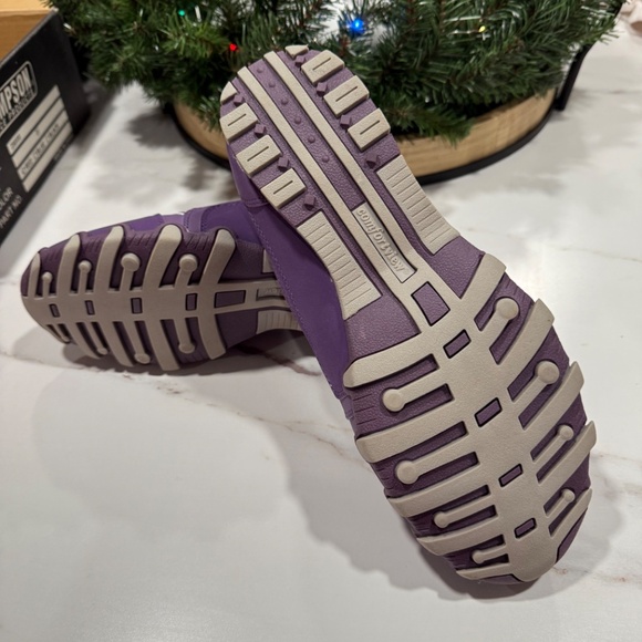 Comfortview Shoes Women’s Size 1W Purple/White Slip-On BNIB 36-1216-5 - Picture 12 of 12